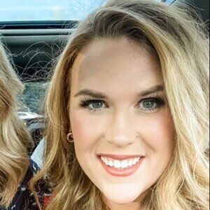 Meet your Posher, Vanessa